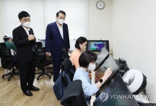 발달장애인 교육수업 참관하는 윤석열 대통령