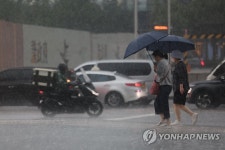 억수같이 내리는 비