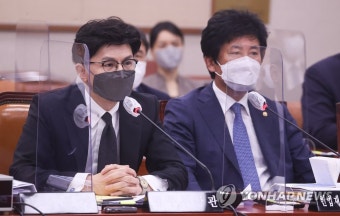 답변하는 한동훈 법무부 장관