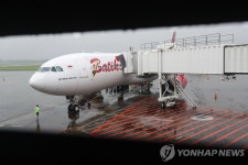 인도네시아, 물가 잡기 총력전…내주부터 항공 요금 15% 인하