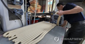 쌀값 하락, 농민 돕자…익산시, 쌀 팔아주기 2주간 22t 판매