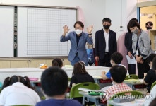 우신초등학교 찾은 조희연 서울시교육감