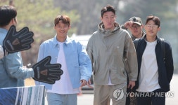 '황의조 첫 도움' 올림피아코스 3-1 승리…황인범도 풀타임