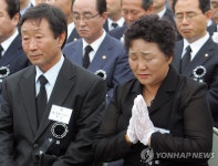 제2연평해전 용사 한상국 상사 모친, 20년만에 아들 곁으로