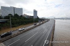 [태풍 힌남노] 강변북로 마포∼한강대교 등 서울 도로 곳곳 통제