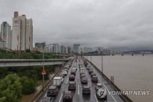 힌남노 북상에 차량으로 가득한 강변북로