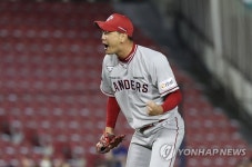 환호하는 김광현