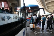 거리두기 해제후 첫 명절…추석 앞둔 기차역·터미널 북적