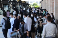 추석 연휴 하루 앞둔 고속버스터미널