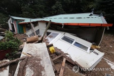 [르포] 물난리에 표지석만 남은 포항 대송면 사찰…목숨만 겨우 건져