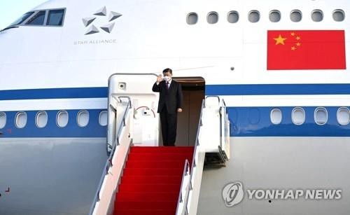 중국과 러시아, 우크라이나 전화통화…친구 중러, 협력 다짐 (74자)