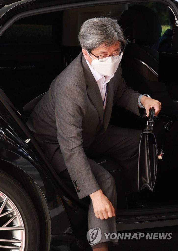 거짓 해명 의혹, 김명수 전 대법원장 소환 조사 예정, 사법 농단 사안 관심↑