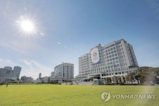 [속보] 대통령실 용산시대 걸맞은 내외빈 영접공간 필요…국회와 협의