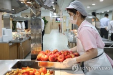대통령실, 태풍 피해 사과 구내식당 공급