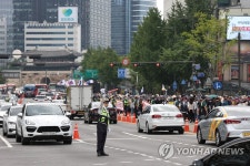 금융노조 총파업 1만3천명 광화문→용산 행진…교통혼잡 극심(종합)