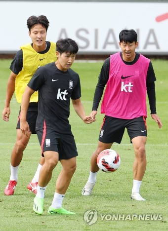 다시 대표팀에서 만난 손흥민-이강인