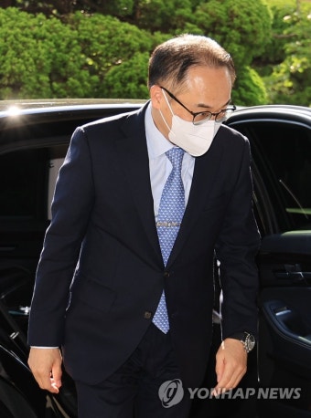 감사원 들어서는 이원석 검찰총장