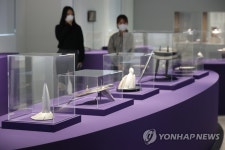 금속공예 발전에 헌신 유리지 공예가 특별전