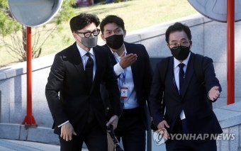 공개 변론 출석하는 한동훈 법무부 장관