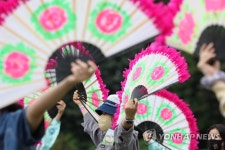 부채춤의 매력 속으로