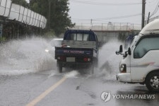 충남 서해안 일대 강한 비…보령 호도 83㎜