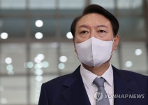 출근길 발언하는 윤석열 대통령