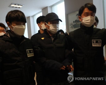 '가정폭력 신고' 아내 살해 남편 영장심사 출석
