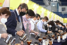 100명 바리스타가 만드는 100가지 커피 맛