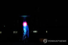 [전국체전] 성화 점화자 김수지 대형 스크린 위 점프, 무섭지 않았어요