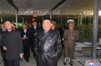 북한 김정은, 당 창건일 온실농장 준공식 참석…