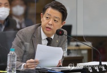 질의하는 김영호 의원