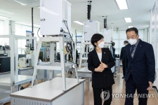제주도 대기환경연구소 현장 점검하는 한화진 장관