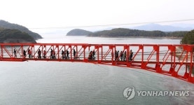 창원 저도 콰이강의 다리 스카이워크 입장객 250만명 돌파