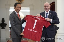 '축구장 참사'에 분노한 인니 대통령 