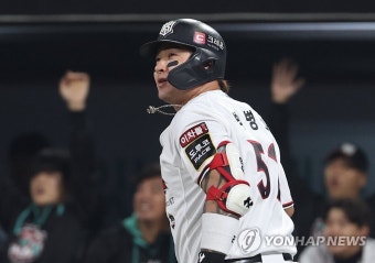 미소 띤 박병호