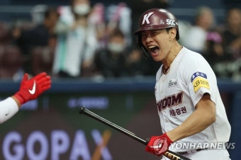 송성문, 승부 뒤집는 2점 홈런!