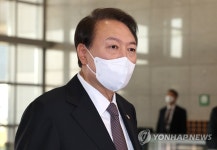 출근길 현안 발언하는 윤석열 대통령