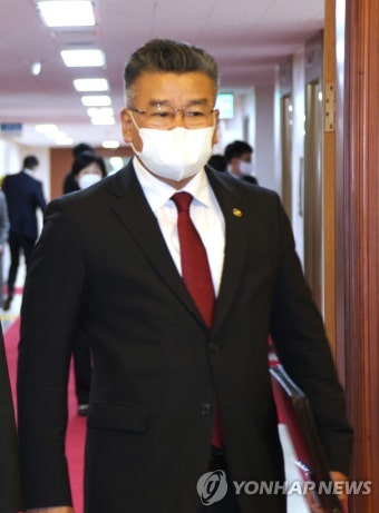 국무회의 참석하는 유병호 감사원 사무총장