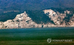 백령도서 바라본 북 장산곶 일대