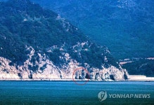 해안포 진지로 알려진 북한 장산곶