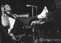 1950년대 로큰롤 여명기의 슈퍼스타 제리 리 루이스 별세