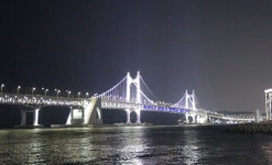 [이태원 참사] 광안대교에 추모 조명…영도대교 도개 취소