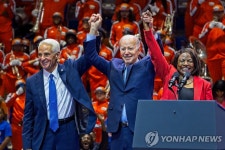 바이든, 잠룡 디샌티스 플로리다 지사에 트럼프의 화신