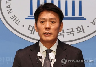 이태원 참사 관련 브리핑하는 민주당 한민수 대변인