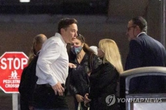 머스크의 트위터 일주일…직원 50% 해고 '칼바람'·광고주 이탈