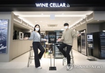 롯데하이마트, 메가스토어 잠실점에 와인셀러존 오픈
