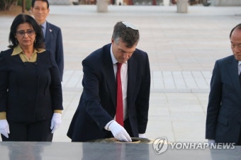 5·18 묘지 참배하는 주한 이스라엘 대사