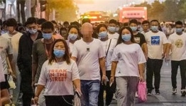 직원 대탈출 폭스콘 공장 가동위해 마을마다 노동자 할당