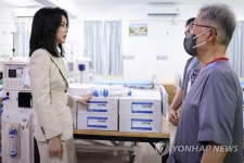 헤브론 병원 방문한 김건희 여사