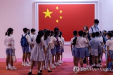 홍콩 학교, 교사·학생 국가 교육 성취도 보고 의무화